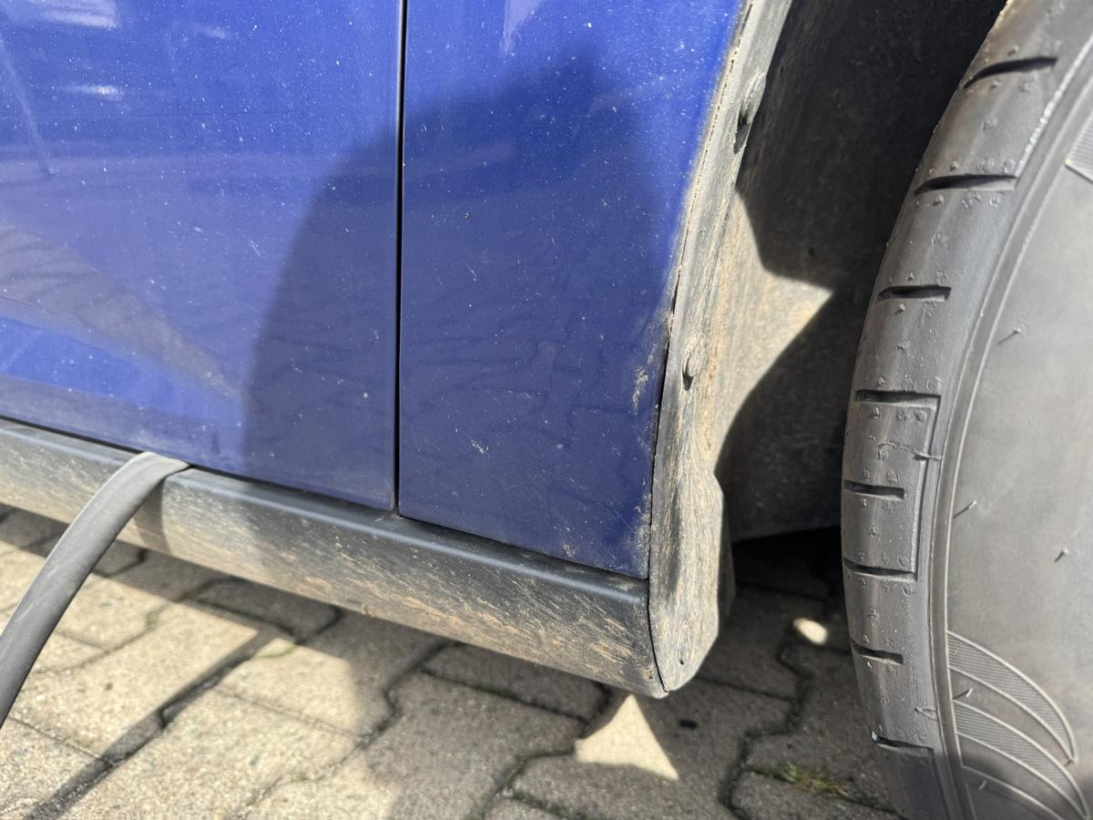Ford Focus 3 original Kotfl&uuml;gel vorn rechts Indic Blau Bj.2014